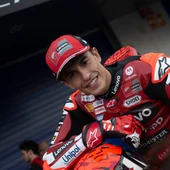 Marc Márquez se cae en la segunda vuelta del Gran Premio de España de MotoGP Marc Márquez se cae en la segunda vuelta del Gran Premio de España de MotoGP