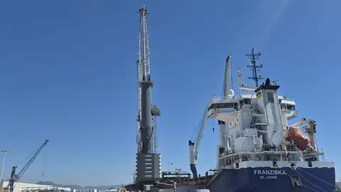 PortCastelló realiza una operación de alta precisión con la carga de nueve vagones ferroviarios con destino a El Cairo PortCastelló realiza una operación de alta precisión con la carga de nueve vagones ferroviarios con destino a El Cairo