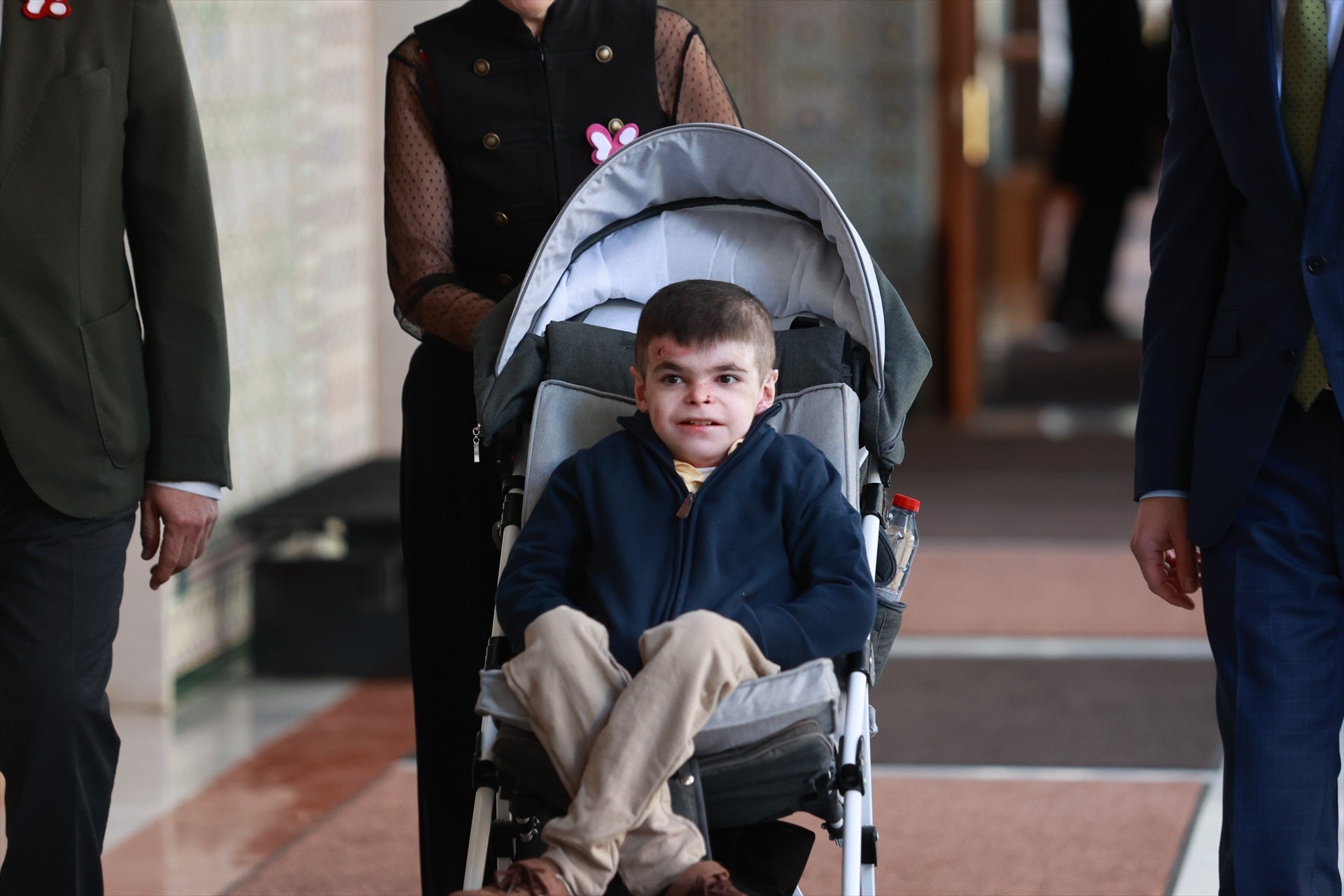Leo, el niño con piel de mariposa, celebra en Onda Cero que ya ha recibido la primera dosis del tratamiento: "Es un momento histórico" Leo, el niño con piel de mariposa, celebra en Onda Cero que ya ha recibido la primera dosis del tratamiento: "Es un momento histórico"