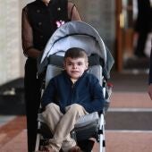 Leo Gutiérrez, el niño con piel de mariposa, en el Parlamento Andaluz