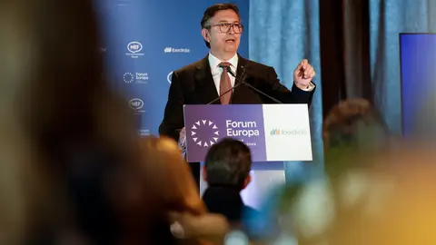 El presidente de la patronal autonómica valenciana (CEV), Vicente Lafuente (i), participa en el Fórum Europa Tribuna Mediterránea. El presidente de la patronal autonómica valenciana (CEV), Vicente Lafuente (i), participa en el Fórum Europa Tribuna Mediterránea.