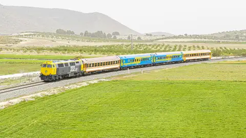 El histórico 'Tren de los 80' se prepara para recorrer tierras extremeñas durante el Puente de Mayo El histórico 'Tren de los 80' se prepara para recorrer tierras extremeñas durante el Puente de Mayo