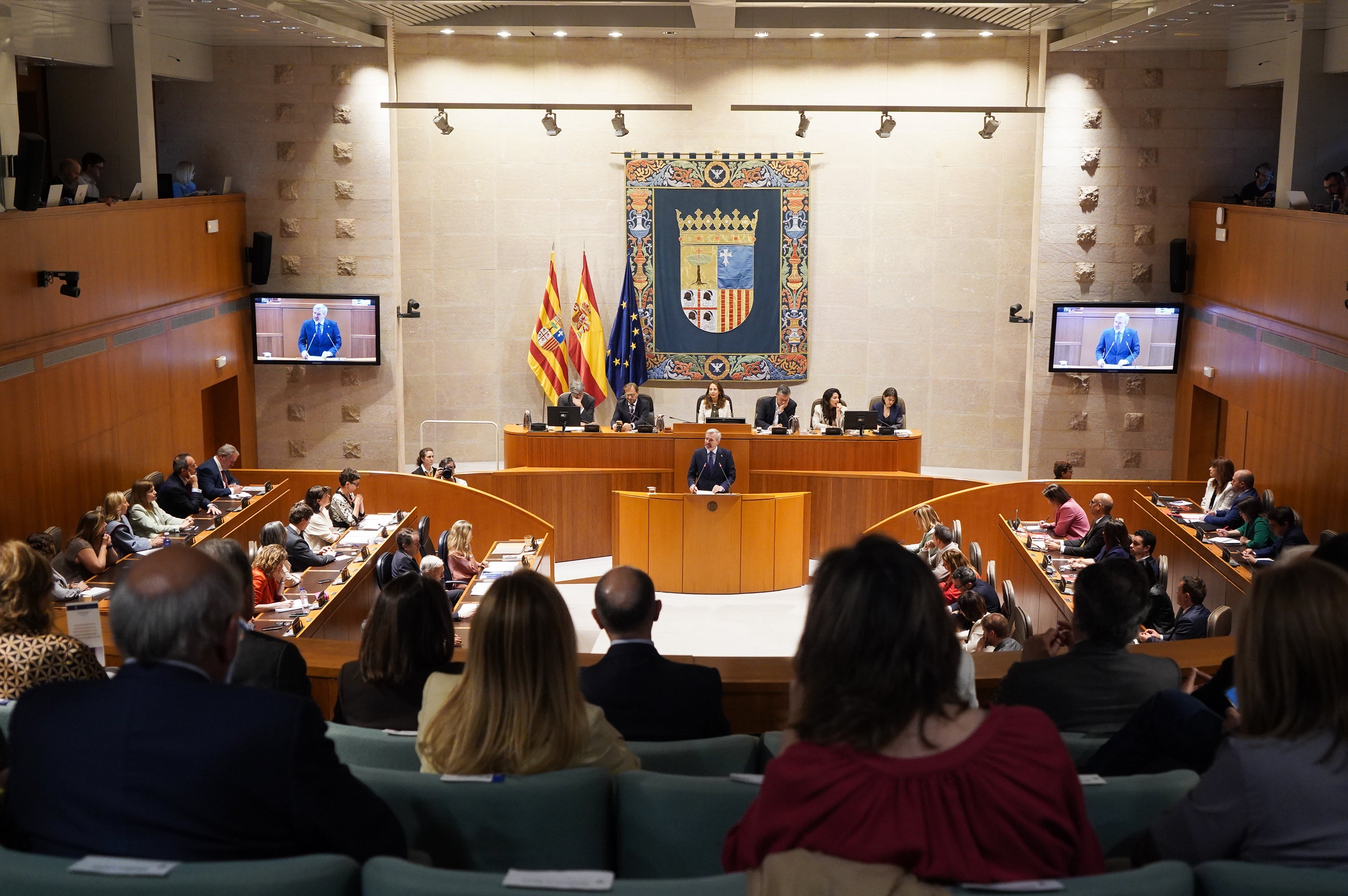 La oposición califica de racista el discurso de Azcón La oposición califica de racista el discurso de Azcón