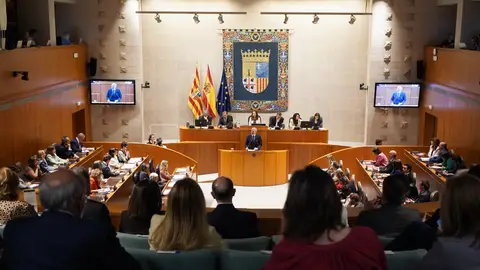 Imagen del candidato Azcón en la primera jornada del debate de investidura Imagen del candidato Azcón en la primera jornada del debate de investidura