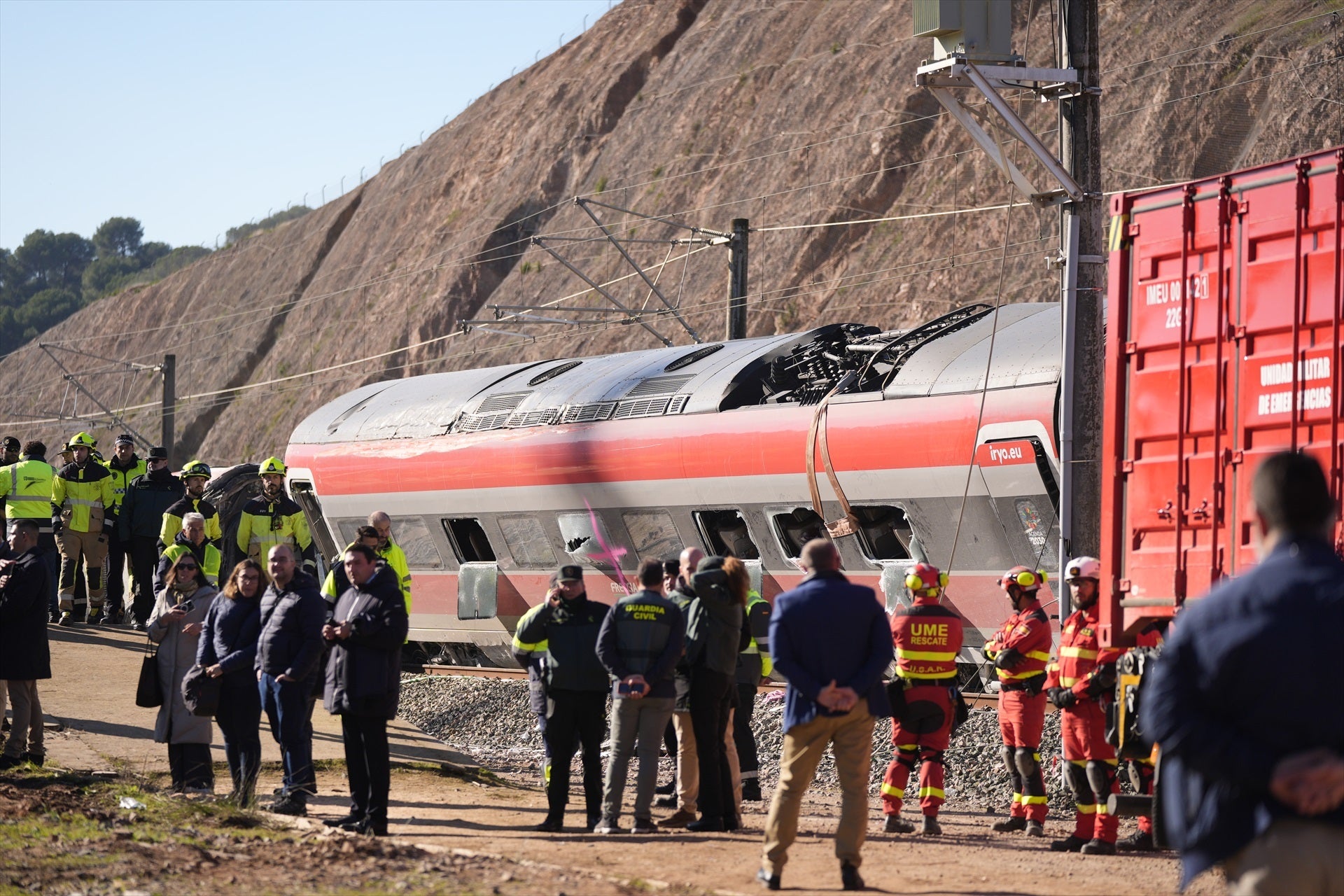 Agentes de los servicios de emergencias trabajan en el lugar del accidente ferroviario, a 20 de enero de 2026, en Adamuz, Córdoba, Andalucía (España). Agentes de los servicios de emergencias trabajan en el lugar del accidente ferroviario, a 20 de enero de 2026, en Adamuz, Córdoba, Andalucía (España).