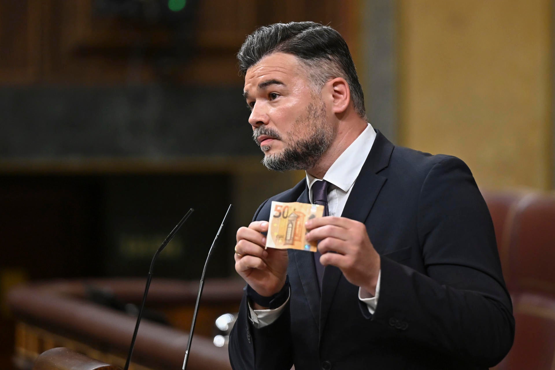 El portavoz parlamentario de ERC, Gabriel Rufián, interviene en el pleno del Congreso El portavoz parlamentario de ERC, Gabriel Rufián, interviene en el pleno del Congreso