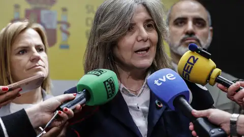 La secretaria de Estado de Migraciones, Pilar Cancela, y la delegada del Gobierno en la Comunitat, Pilar Bernabé, atienden a los medios. La secretaria de Estado de Migraciones, Pilar Cancela, y la delegada del Gobierno en la Comunitat, Pilar Bernabé, atienden a los medios.