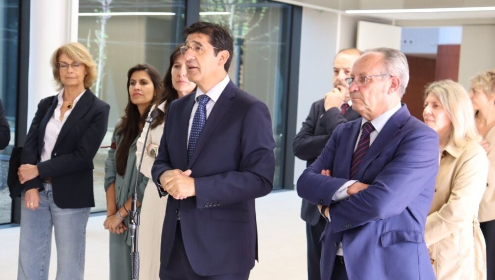 El vicepresidente segundo del Gobierno de Castilla-La Mancha, José Manuel Caballero, en su visita a la nueva Ciudad Administrativa de la Junta