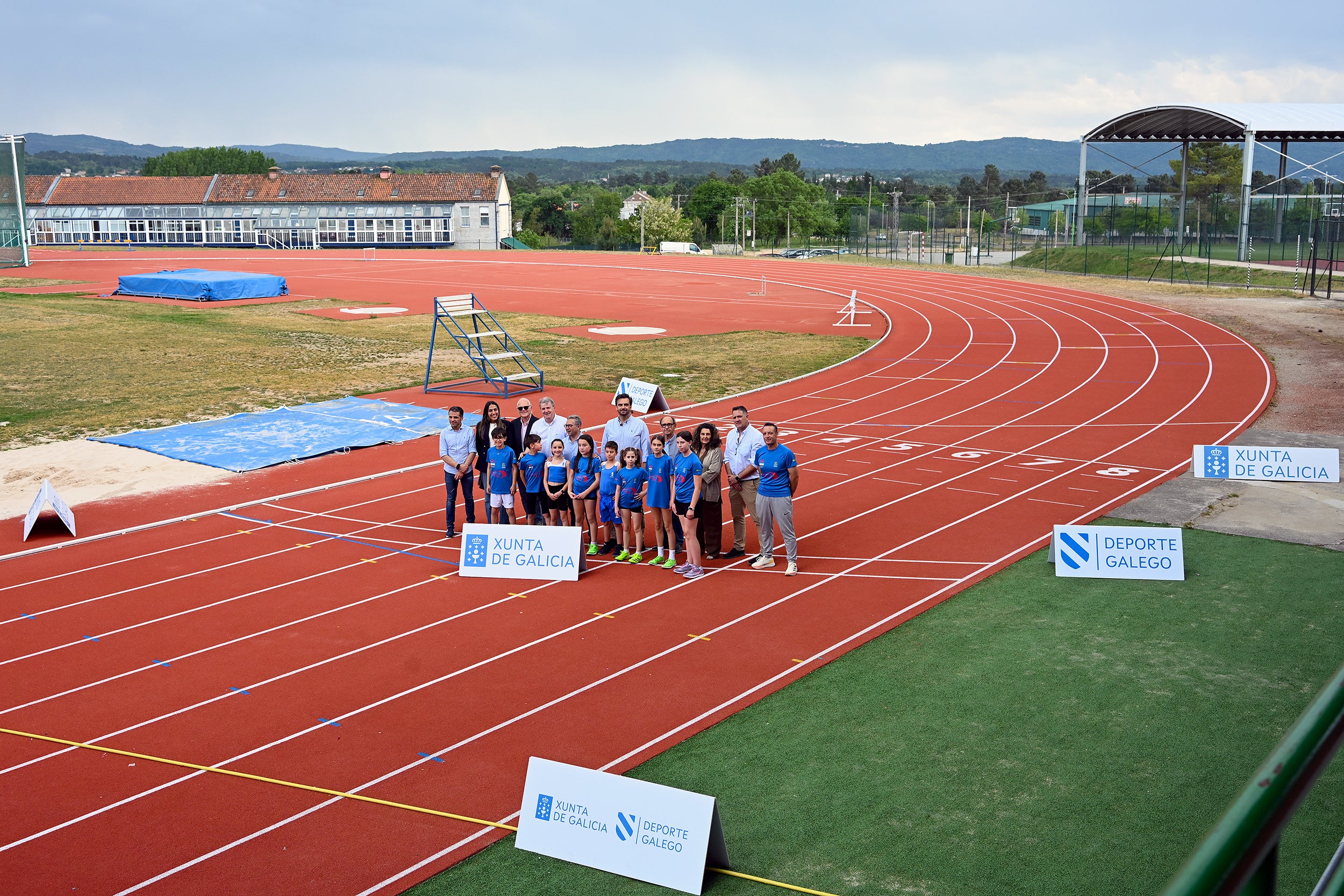 Renovación da pista de atletismo do complexo de Monterrei Renovación da pista de atletismo do complexo de Monterrei