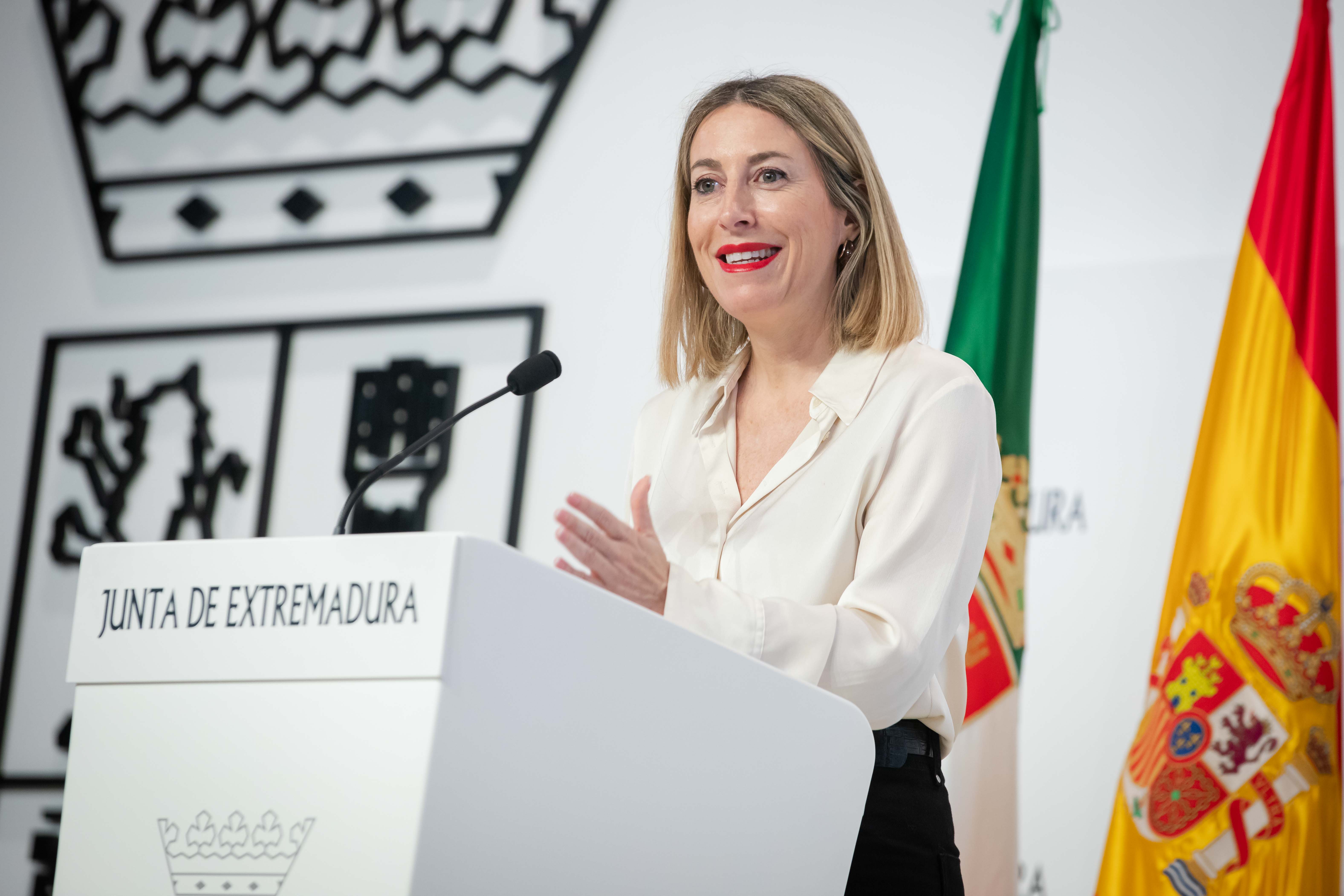 María Guardiola amplía su gobierno a 10 consejerías con dos vicepresidencias, una de ellas para Abel Bautista María Guardiola amplía su gobierno a 10 consejerías con dos vicepresidencias, una de ellas para Abel Bautista