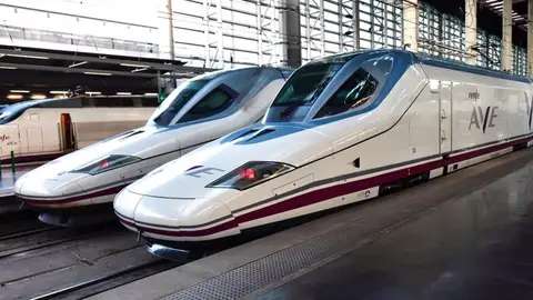 Renfe recupera los servicios AVE que unen Granada y Málaga con Zaragoza y Barcelona Renfe recupera los servicios AVE que unen Granada y Málaga con Zaragoza y Barcelona