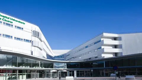 Un hombre de 46 años, en estado crítico tras caer a un foso en Cáceres Un hombre de 46 años, en estado crítico tras caer a un foso en Cáceres