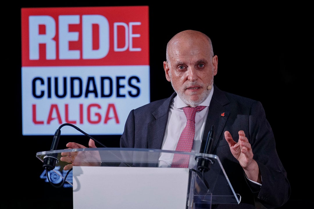 Tebas: "Mourinho es un espectáculo, sería bueno para LaLiga" Tebas: "Mourinho es un espectáculo, sería bueno para LaLiga"