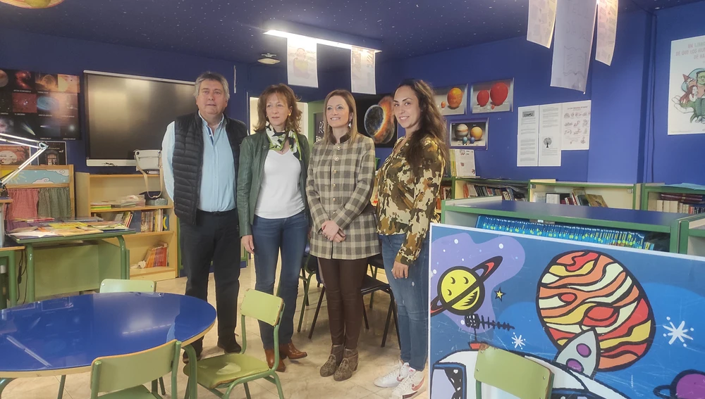 María Dolores Pérez junto a Vanessa Irla, Inmaculada Pacheco y Antonio Ruiz en CEIP Luis Palacios de Valdepeñas María Dolores Pérez junto a Vanessa Irla, Inmaculada Pacheco y Antonio Ruiz en CEIP Luis Palacios de Valdepeñas