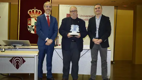 El programador cultural, Ricardo Beléndez, y el profesor Javier Sánchez, premiados por la UCLM El programador cultural, Ricardo Beléndez, y el profesor Javier Sánchez, premiados por la UCLM