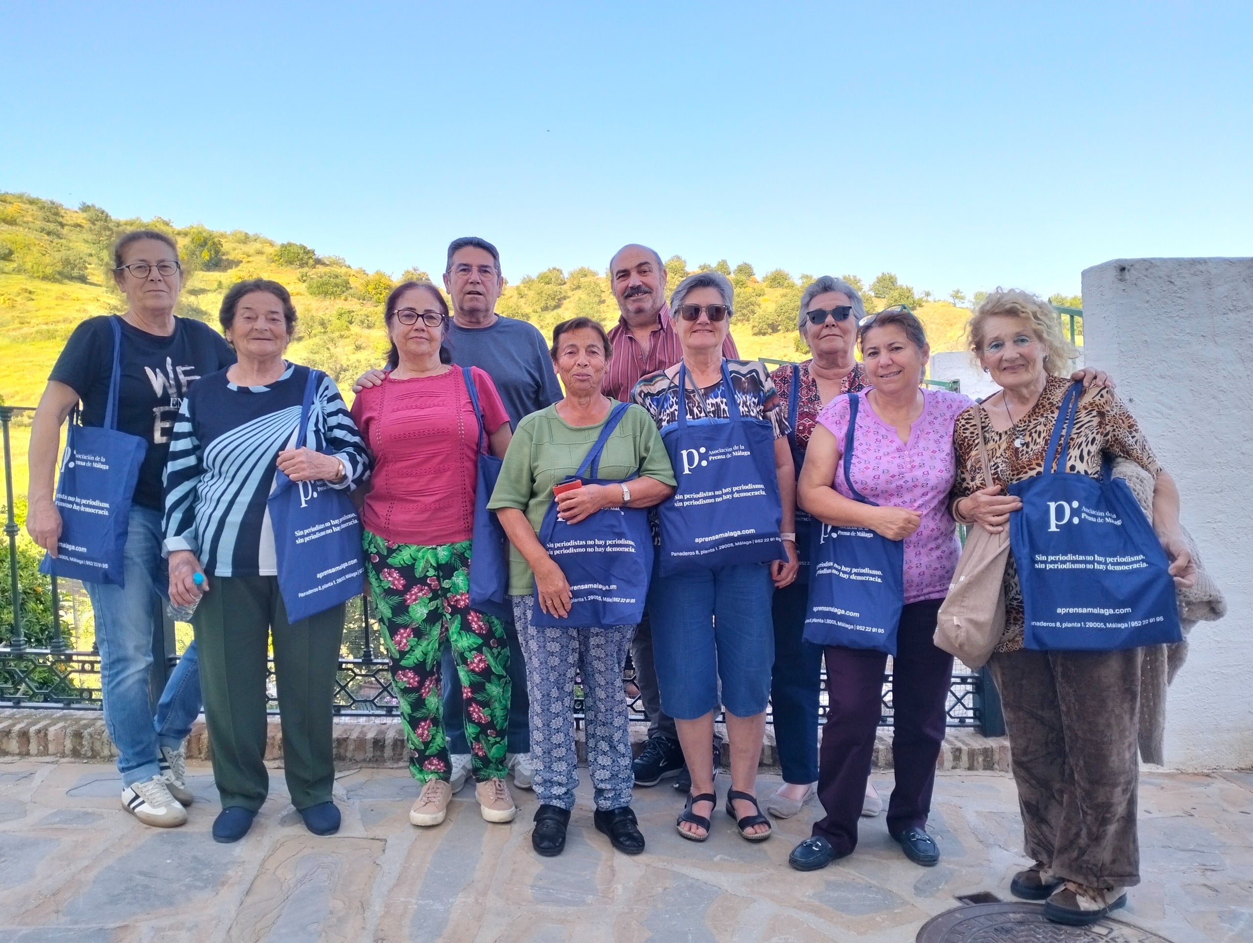 La Asociación de la Prensa de Málaga impulsa la alfabetización mediática de personas mayores en 26 municipios La Asociación de la Prensa de Málaga impulsa la alfabetización mediática de personas mayores en 26 municipios