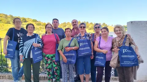 La Asociación de la Prensa de Málaga impulsa la alfabetización mediática de personas mayores en 26 municipios La Asociación de la Prensa de Málaga impulsa la alfabetización mediática de personas mayores en 26 municipios