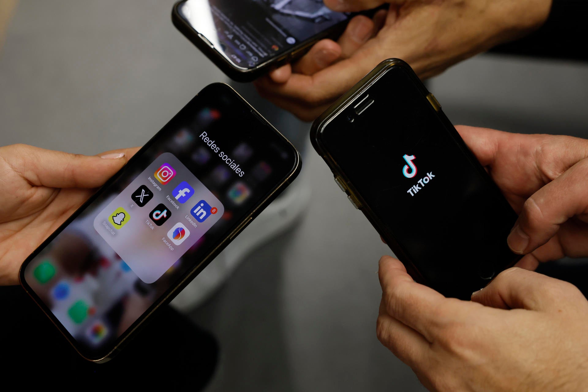 Reino Unido prohíbe el acceso a redes sociales para los menores de 16 años Reino Unido prohíbe el acceso a redes sociales para los menores de 16 años