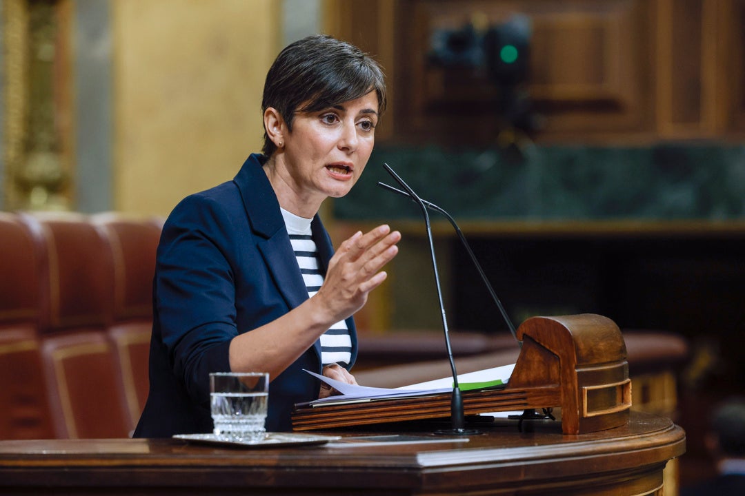 La ministra de Vivienda y Agenda Urbana, Isabel Rodríguez, durante su intervención este miércoles en el pleno del Congreso. La ministra de Vivienda y Agenda Urbana, Isabel Rodríguez, durante su intervención este miércoles en el pleno del Congreso.