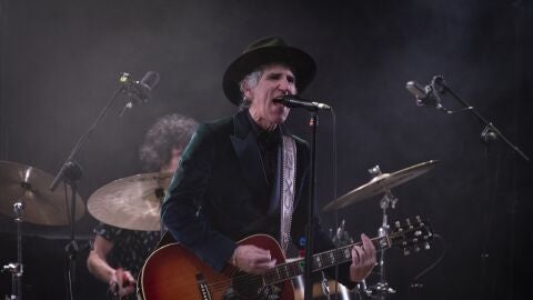 El cantante Mikel Erentxun durante uno de sus conciertos
