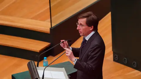 El alcalde Martínez-Almeida en el debate del pleno del Ayuntamiento El alcalde Martínez-Almeida en el debate del pleno del Ayuntamiento