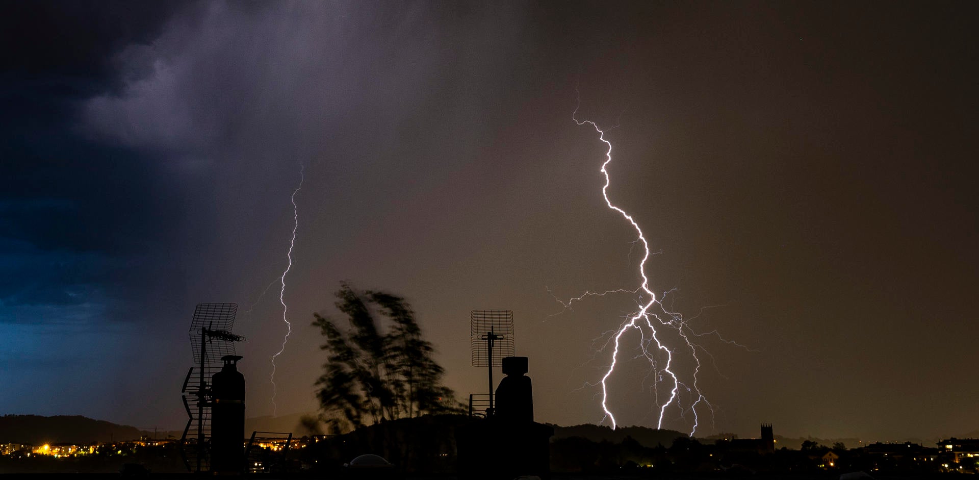 España se prepara para un episodio intenso de lluvias y tormentas: Roberto Brasero advierte de que irán "a más" en estas zonas España se prepara para un episodio intenso de lluvias y tormentas: Roberto Brasero advierte de que irán "a más" en estas zonas