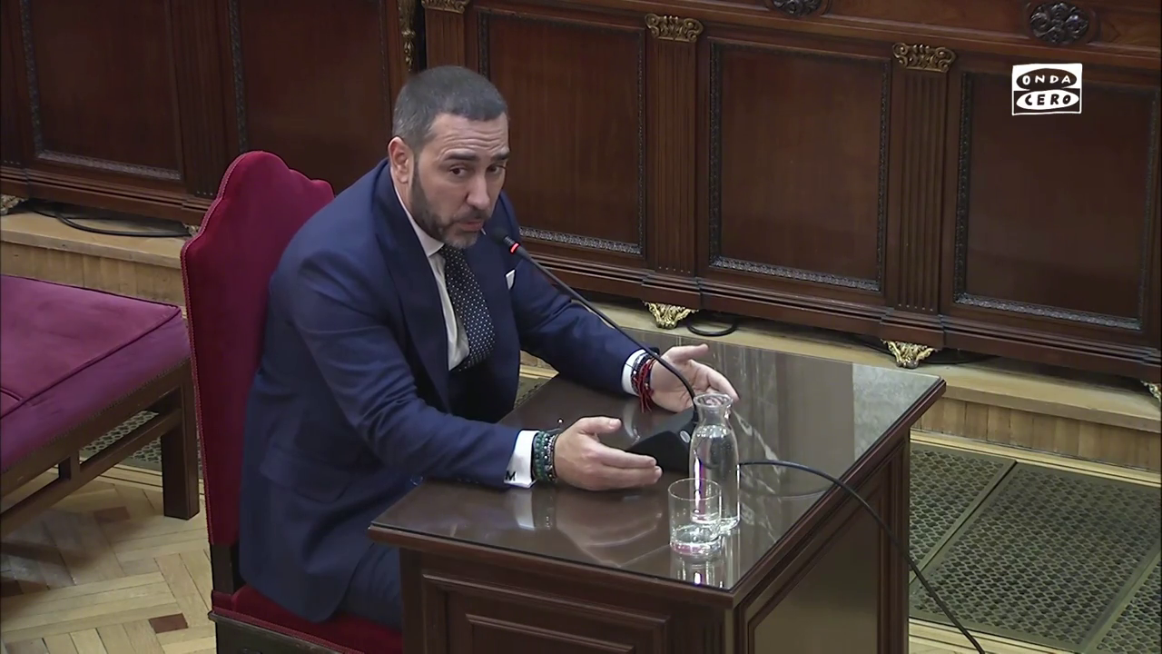 Aldama acusa a Sánchez de ser el "escalafón 1 de la banda organizada": "Me dijo 'muchas gracias, sé perfectamente lo que estás haciendo'" Aldama acusa a Sánchez de ser el "escalafón 1 de la banda organizada": "Me dijo 'muchas gracias, sé perfectamente lo que estás haciendo'"