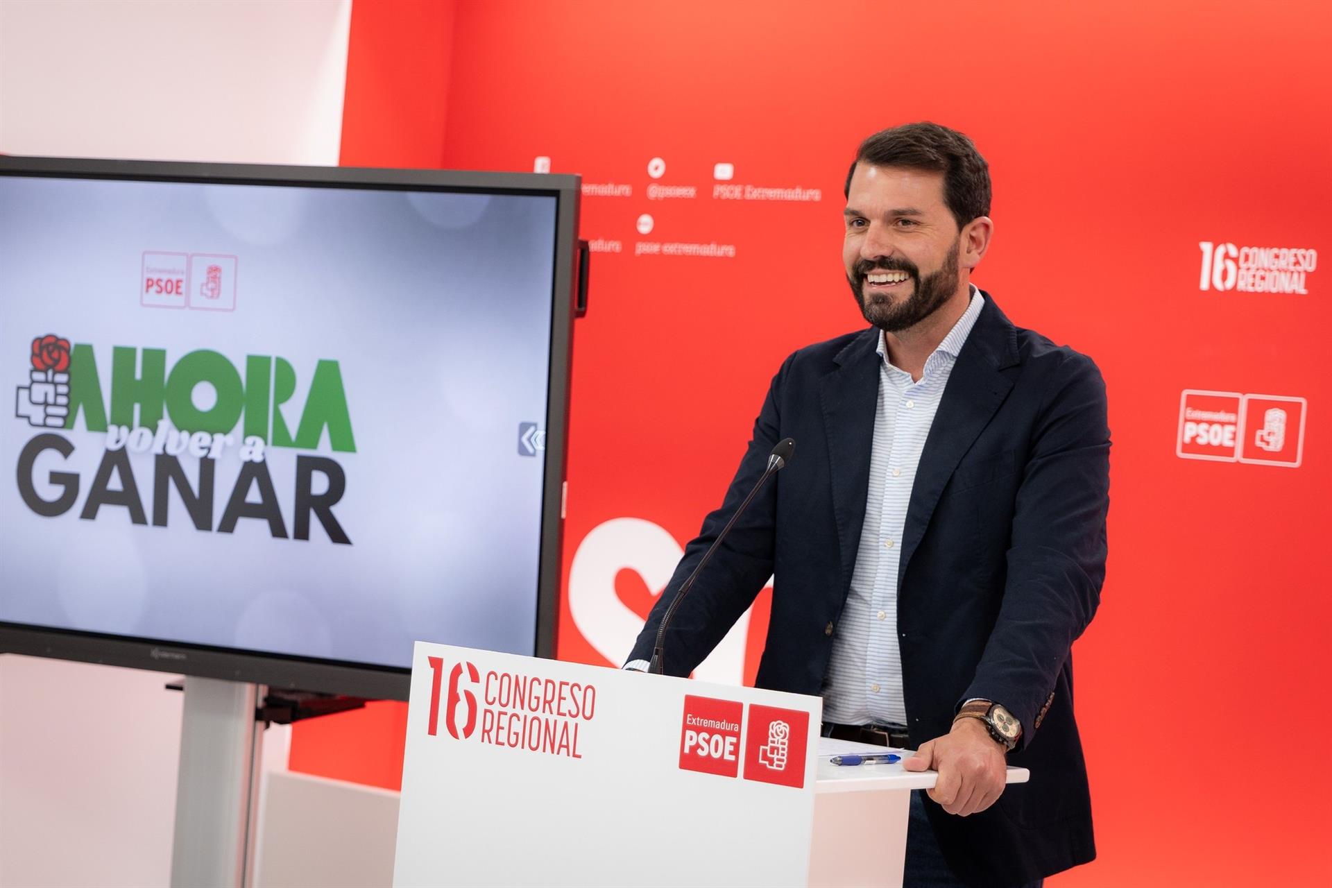Sánchez Cotrina lamenta el "tinte" del nuevo Gobierno regional que "nace muerto" Sánchez Cotrina lamenta el "tinte" del nuevo Gobierno regional que "nace muerto"