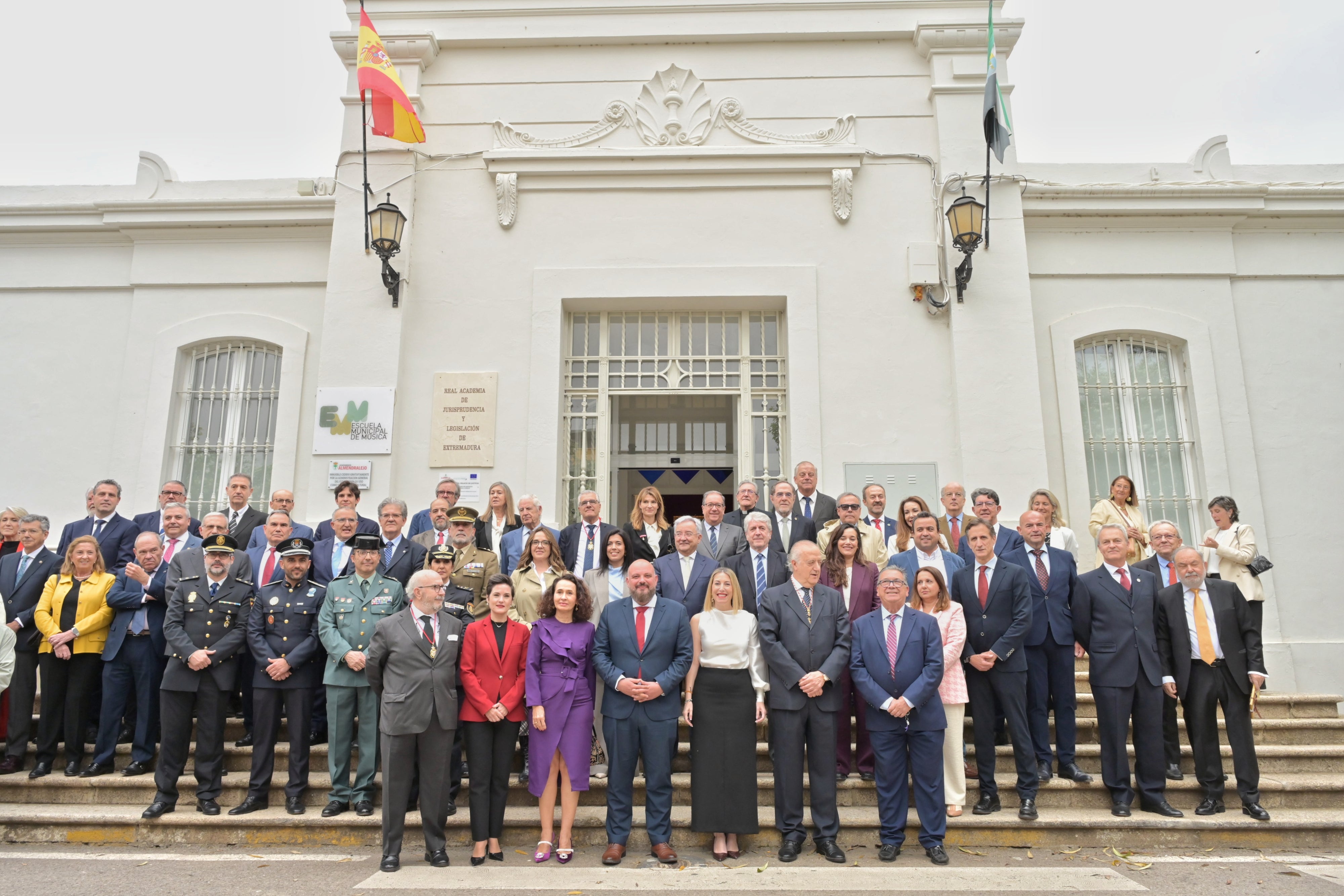 La presidenta de la Junta destaca el papel del Derecho en la democracia en el nombramiento de nuevos Académicos en Almendralejo La presidenta de la Junta destaca el papel del Derecho en la democracia en el nombramiento de nuevos Académicos en Almendralejo