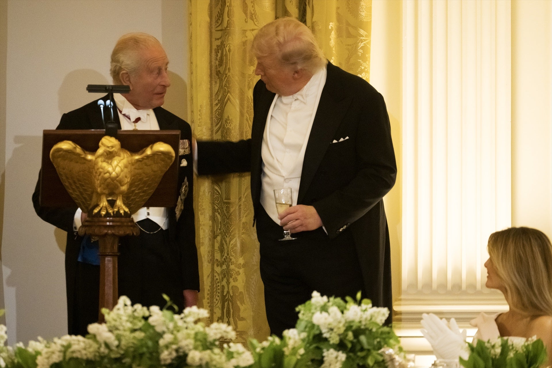 Los 'zascas' de Carlos III a Donald Trump durante su visita a Estados Unidos: "Si no fuera por nosotros..." Los 'zascas' de Carlos III a Donald Trump durante su visita a Estados Unidos: "Si no fuera por nosotros..."