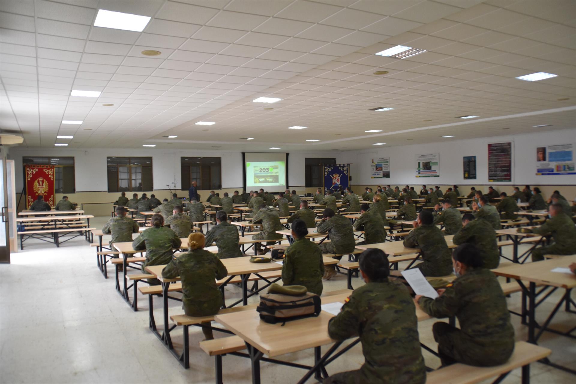 Unos 1.600 alumnos se incorporan este lunes al Cefot de Cáceres para iniciar su formación militar Unos 1.600 alumnos se incorporan este lunes al Cefot de Cáceres para iniciar su formación militar
