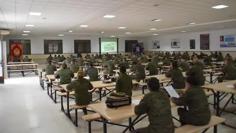 Unos 1.600 alumnos se incorporan este lunes al Cefot de Cáceres para iniciar su formación militar Unos 1.600 alumnos se incorporan este lunes al Cefot de Cáceres para iniciar su formación militar