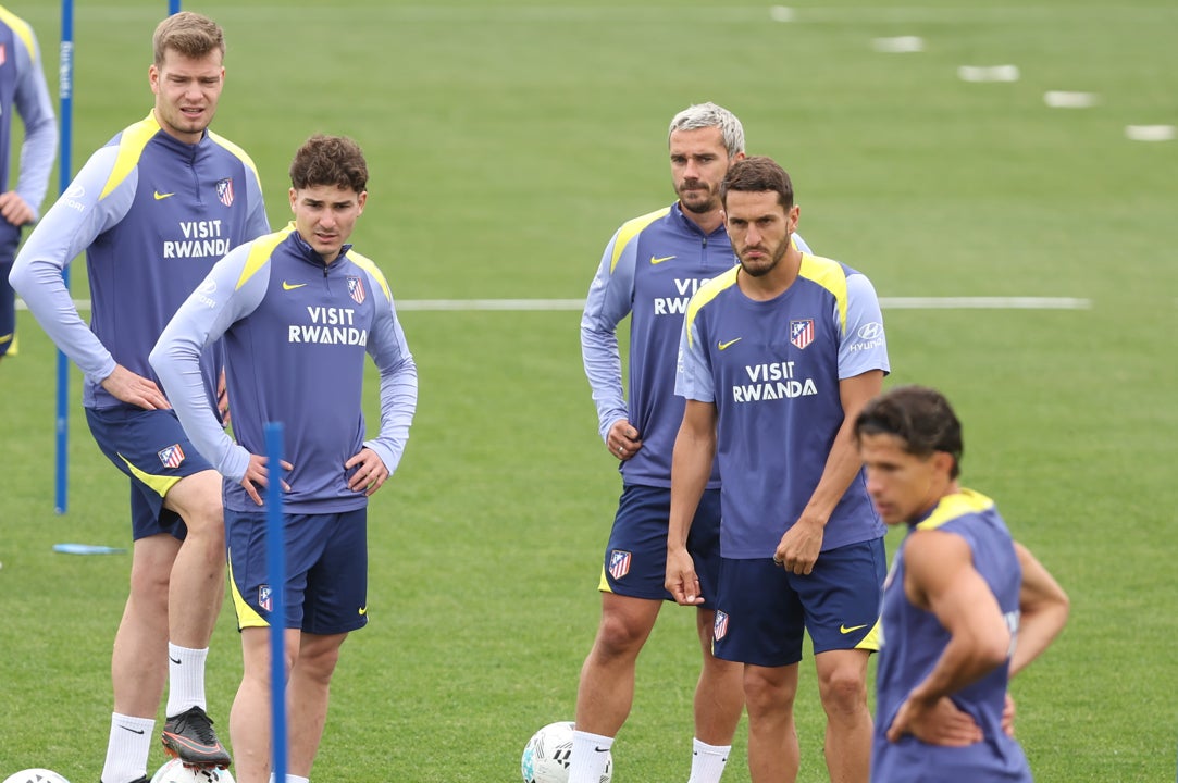 Julián, Giuliano, Sorloth y Giménez, en la lista para medirse al Arsenal Julián, Giuliano, Sorloth y Giménez, en la lista para medirse al Arsenal