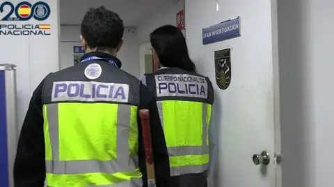 Agentes de la UFAM de la Policía Nacional en Palma. Agentes de la UFAM de la Policía Nacional en Palma.