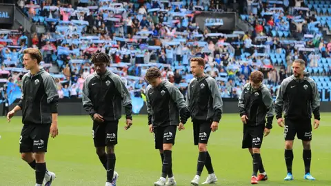 El Elche, antes del partido en Vigo. El Elche, antes del partido en Vigo.