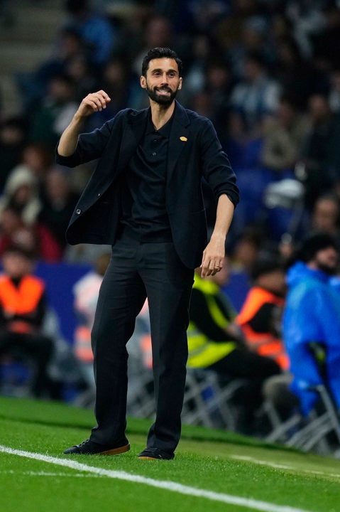 Arbeloa: "No hemos creado el Real Madrid con jugadores que salen al campo vestidos de esmoquin" Arbeloa: "No hemos creado el Real Madrid con jugadores que salen al campo vestidos de esmoquin"