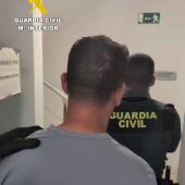 Dos detenidos en Carlet por robarle el móvil a su intérprete