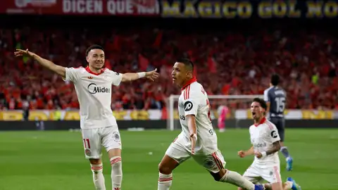 Alexis Sánchez celebra el gol ante la Real Sociedad Alexis Sánchez celebra el gol ante la Real Sociedad