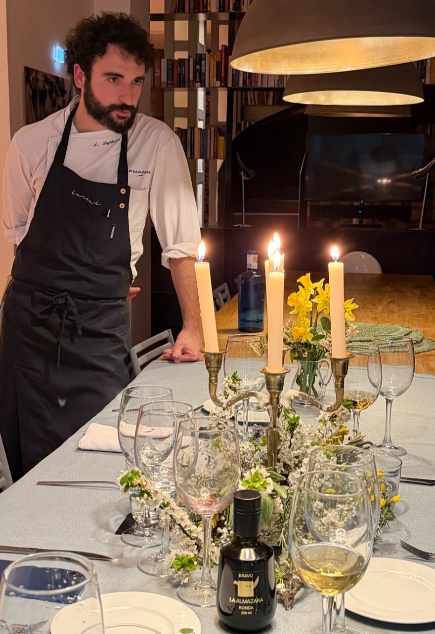 LA Almazara presenta su nueva carta precontratada: una experiencia de cocina privada entre olivos, arquitectura y vino LA Almazara presenta su nueva carta precontratada: una experiencia de cocina privada entre olivos, arquitectura y vino
