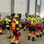 Bomberos de la Diputación de Badajoz entrenan con coches de última generación para reducir tiempos de excarcelación