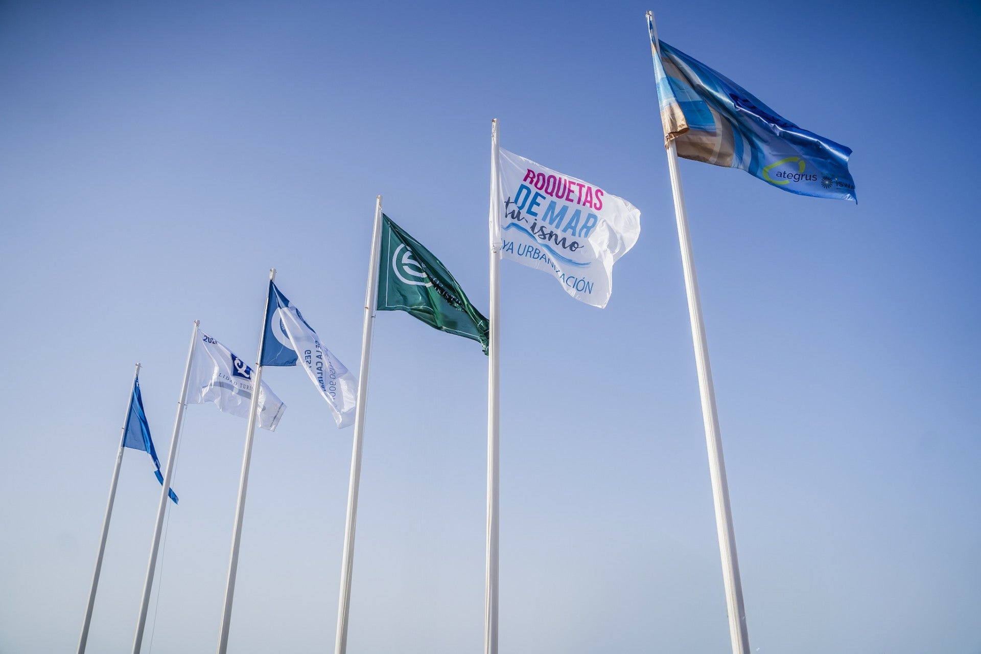 Almería es la segunda provincia costera andaluza con más Banderas Azules en 2026 Almería es la segunda provincia costera andaluza con más Banderas Azules en 2026