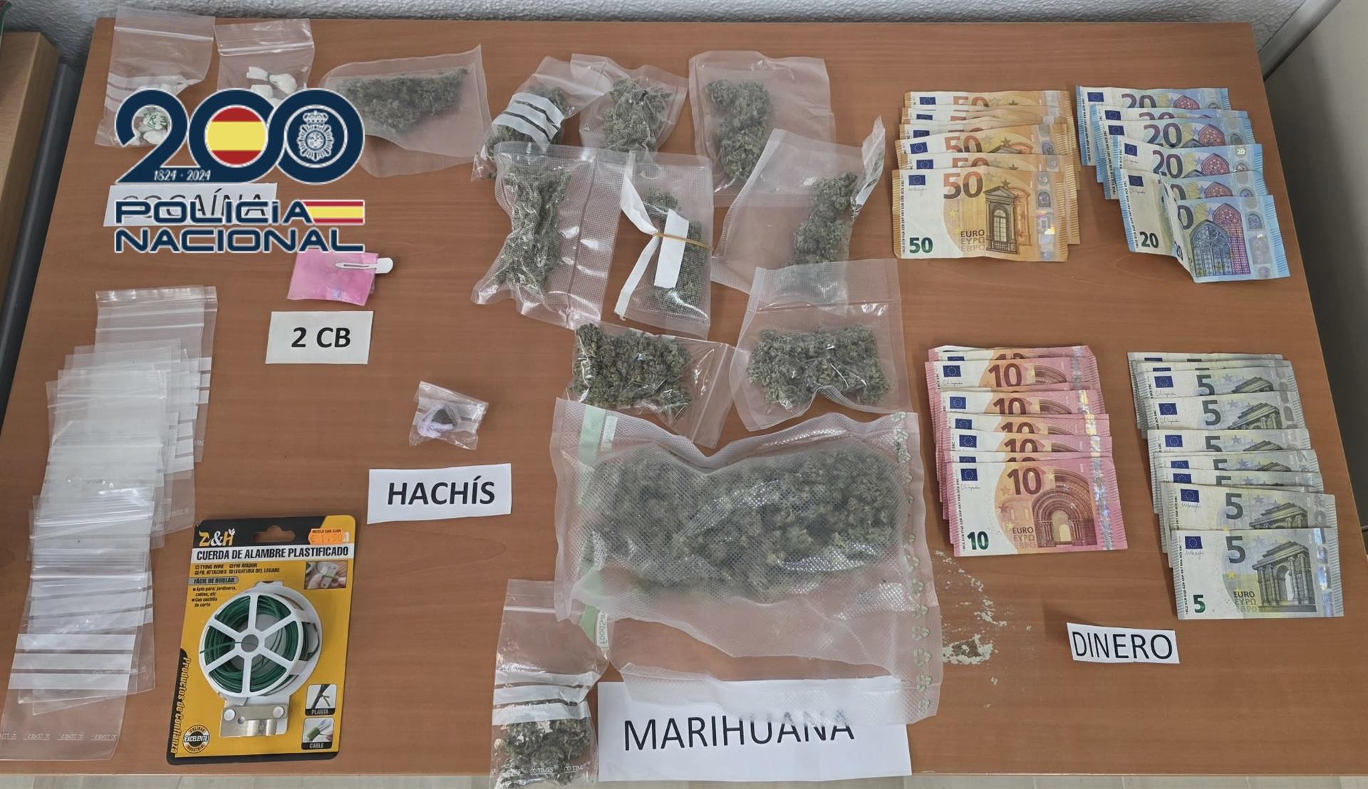 Detenida en Alicante una mujer de 45 años tras ser sorprendida cuando vendía drogas en la vía pública Detenida en Alicante una mujer de 45 años tras ser sorprendida cuando vendía drogas en la vía pública
