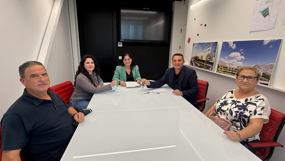 Viviendas jóvenes La Nucía entrega llaves Viviendas jóvenes La Nucía entrega llaves