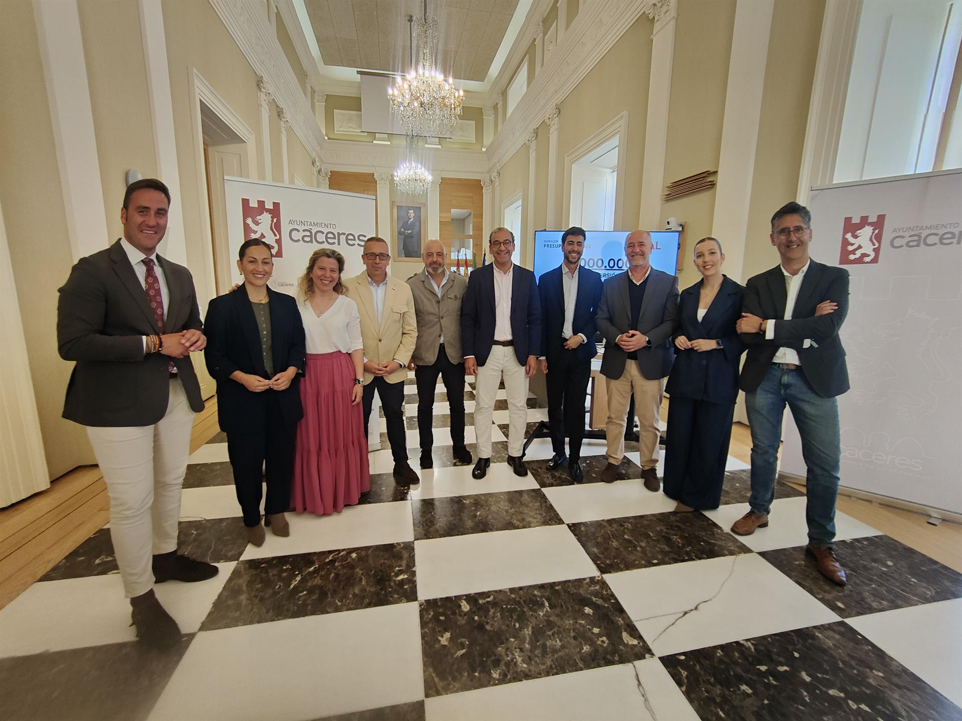 El equipo de Gobierno de Cáceres presenta los presupuestos municipales 2026 El equipo de Gobierno de Cáceres presenta los presupuestos municipales 2026