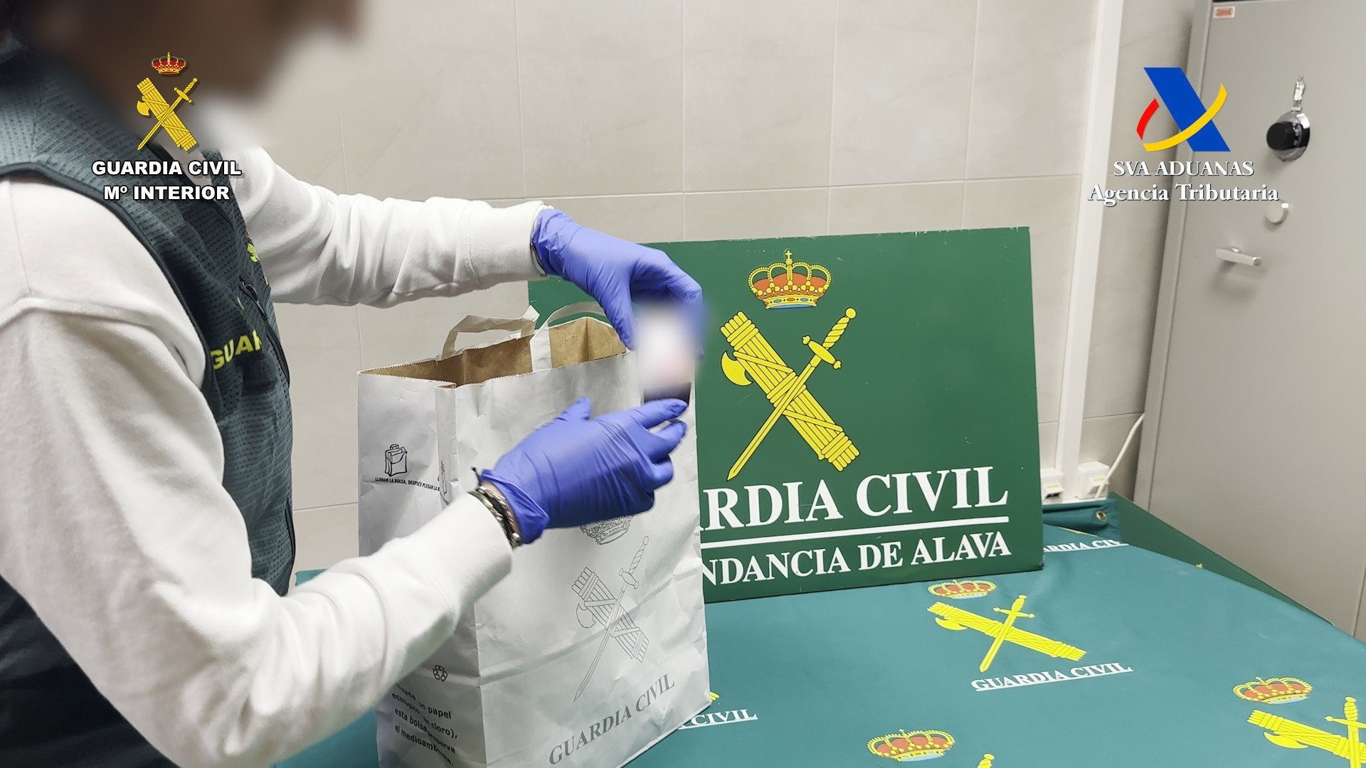 Detenido en Bilbao un profesional del sector sanitario por comprar botox ilegal por internet Detenido en Bilbao un profesional del sector sanitario por comprar botox ilegal por internet