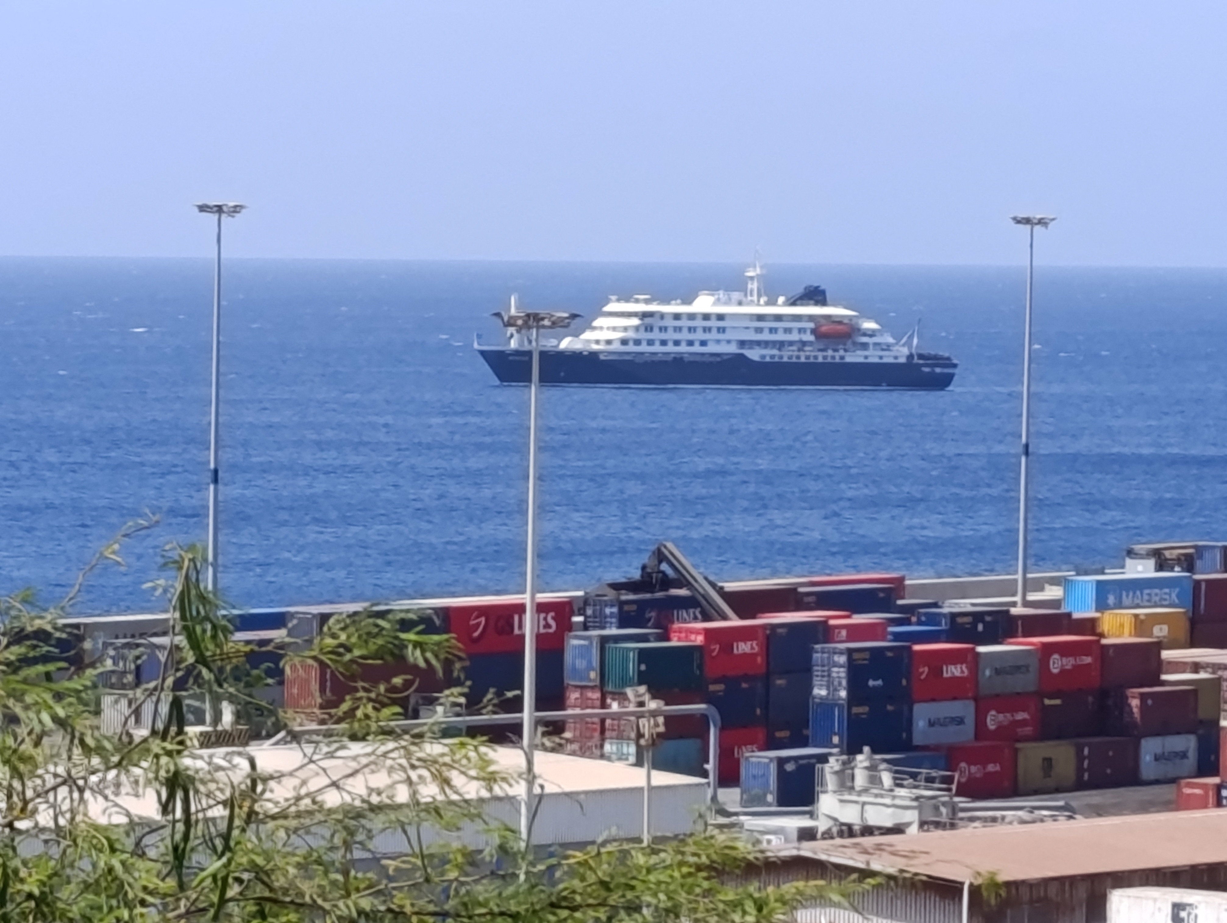 Imagen del crucero con los casos de hantavirus. Imagen del crucero con los casos de hantavirus.