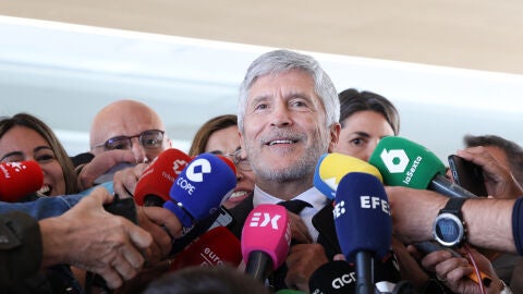 El ministro del Interior, Fernando Grande-Marlaska, atiende a los medios tras una reuni&oacute;n general de coordinaci&oacute;n del dispositivo de seguridad organizado con motivo de la visita del Papa Le&oacute;n XIV a Espa&ntilde;a, en el Centro Tecnol&oacute;gico de Seguridad (CETSE), a 4 de mayo de 2026, en Madrid (Espa&ntilde;a). El Santo Padre Le&oacute;n XIV realizar&aacute; su viaje apost&oacute;lico a Espa&ntilde;a del 6 al 12 de junio de 2026 y visitar&aacute; Madrid, Barcelona y el archipi&eacute;lago de las Canarias, en concreto, Tenerife y Gran Canaria. 04 MAYO ...