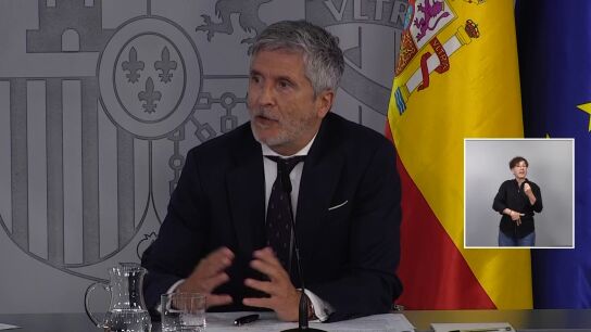 Por qu&eacute; el crucero afectado por hantavirus tiene que atracar en Canarias: as&iacute; lo ha explicado el ministro Marlaska