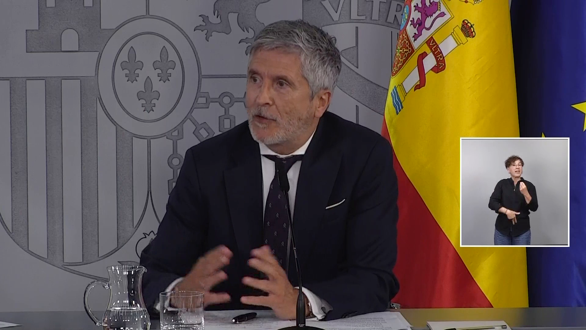 Por qué el crucero afectado por hantavirus tiene que atracar en Canarias: así lo ha explicado el ministro Marlaska Por qué el crucero afectado por hantavirus tiene que atracar en Canarias: así lo ha explicado el ministro Marlaska