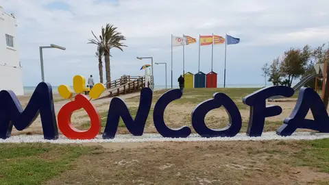 El litoral de Moncofa se afianza como referente en la Comunitat con cuatro Banderas Azules El litoral de Moncofa se afianza como referente en la Comunitat con cuatro Banderas Azules